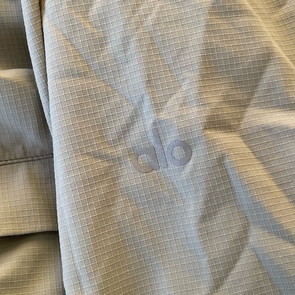 Alo Yoga Quarter Zip Rain Jacket - Picture 3 of 6